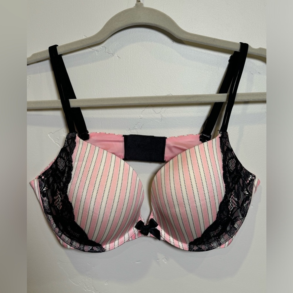 NWT Victoria’s Secret Very Sexy Push-up Bra